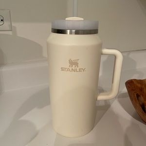 Stanley 64 oz Tumbler